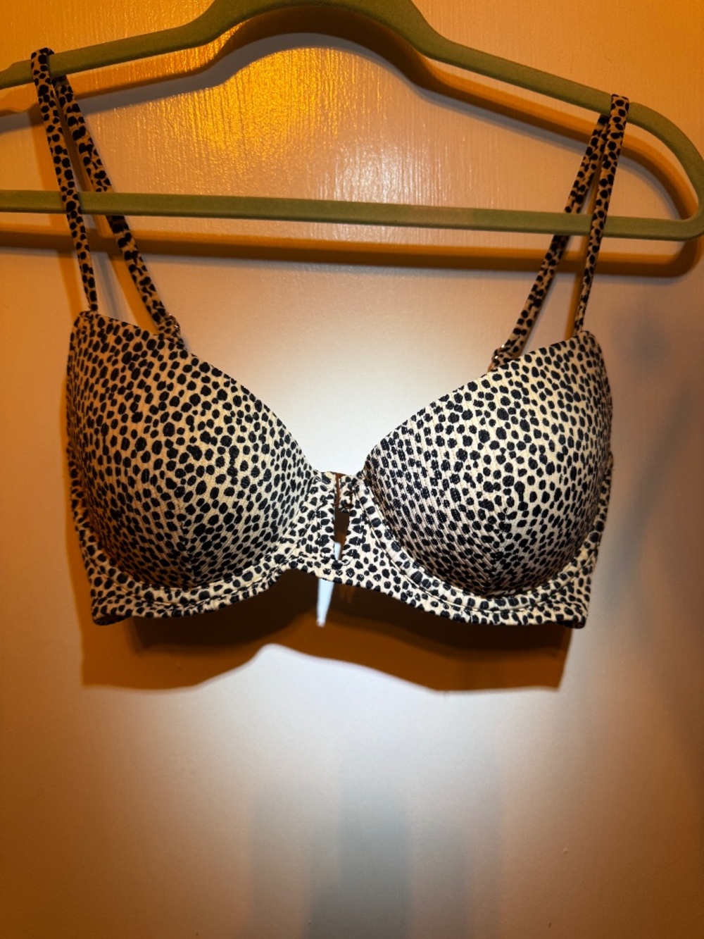 Shade & Shore Bikini Swim Top Cheetah Print V-wire light lined Adjust Strp NWOT